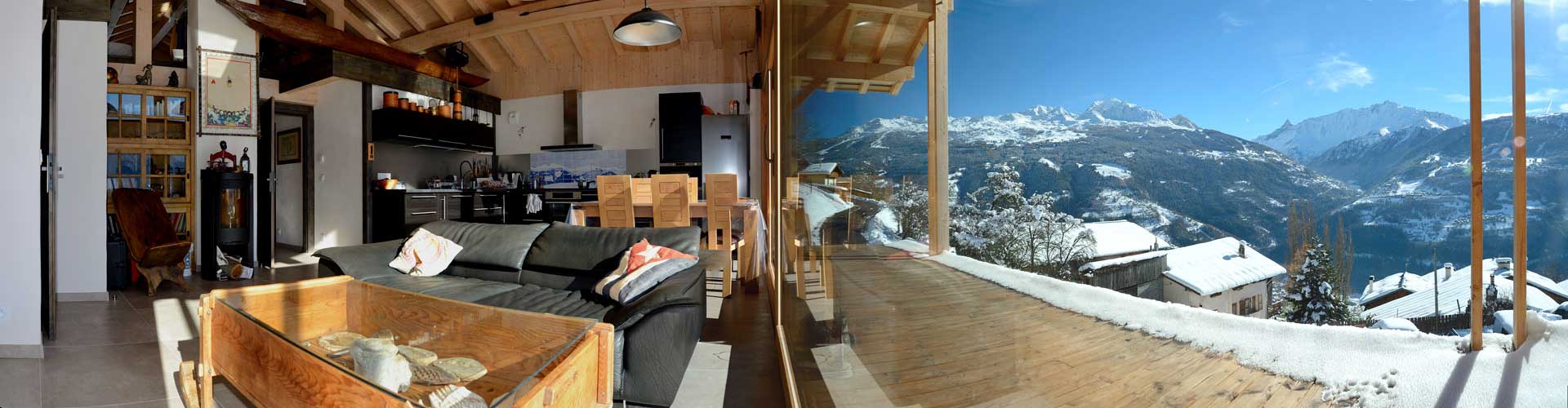 Chambres d'hôtes Bourg Saint Maurice Les Arcs, pièce principale de la Case à Kio