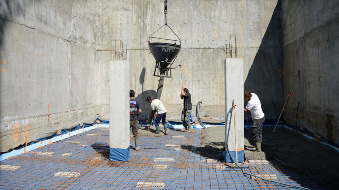 Coulage du béton pour la première dalle