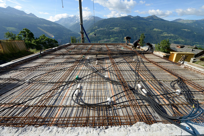 gaines électrique dans la dalle béton