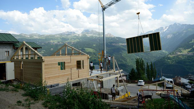 pose des panneaux du chalet bois